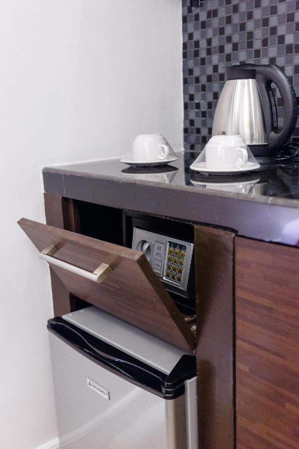 Nest Nano Suites Poblacion - Makati San Pedro Makati Eksteriør billede